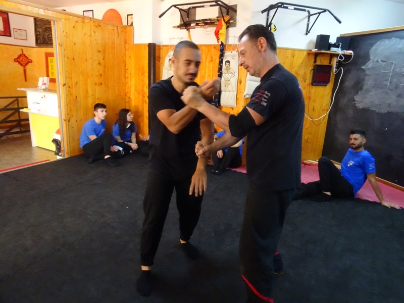 Kung Fu Academy di Sifu Mezzone Arti Marziali e palestra di Sport da Combattimento Wing Chun Weng Chun Tjun Tai Chi Taijiquan Qigong Sanda Difesa Personale (163)